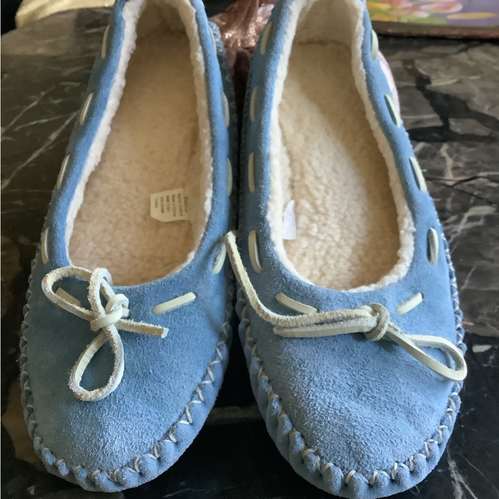 L.L.bean sky blue suede Sherpa moccasin slippers size 8